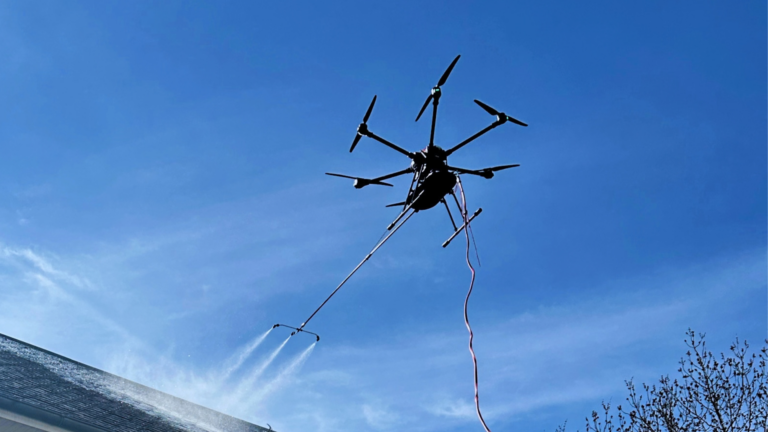 nettoyage par drone dans le Lot, démoussage de toiture Lot